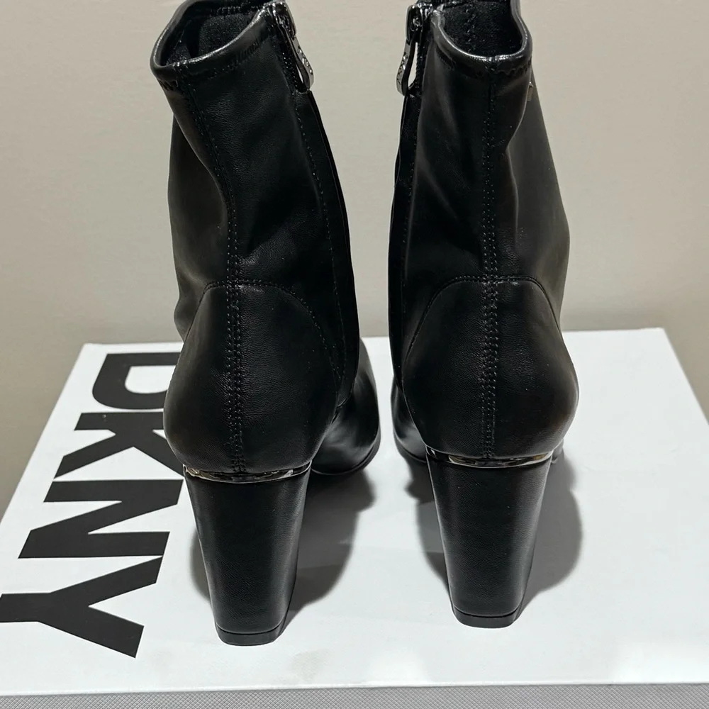 Dkny simply chic